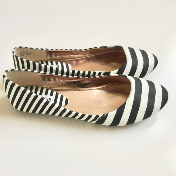 Steve Madden Shoes - Steve Madden Black and White "Hiko" Flats 8.5